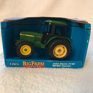 ERTL 1993 (Vintage) 1:32 Scale - John Deere 3140 MFWD Tractor,- Die Cast Metal